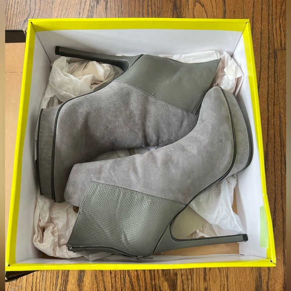 Paper Fox Grey Booties - Picture 1 of 9